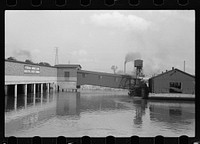 Federal barge terminal, Dubuque, Iowa. Sourced from the Library of Congress.