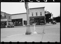 Drinking fountain on street corner, Litchfield, Minnesota. Sourced from the Library of Congress.