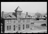 CM&P (Chicago, Milwaukee and St. Paul) railroad station, Dubuque, Iowa. Sourced from the Library of Congress.