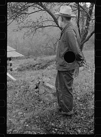 [Untitled photo, possibly related to: Russ Nicholson, grandfather of all the Nicholsons in Nicholson Hollow, Virginia]. Sourced from the Library of Congress.