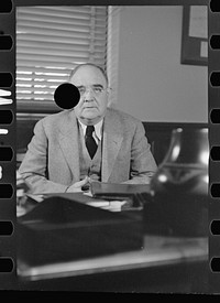 [Untitled photo, possibly related to: Dr. Alexander, assistant to the administrator of the U.S. Resettlement Administration, Washington, D.C.]. Sourced from the Library of Congress.