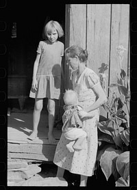 [Untitled photo, possibly related to: Wife of sharecropper who will be resettled on Skyline Farms, Alabama]. Sourced from the Library of Congress.