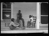[Untitled photo, possibly related to: Sharecropper's children]. Sourced from the Library of Congress.