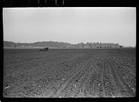 Large fields make tractor cultivation necessary. Wabash Farms, Indiana. Sourced from the Library of Congress.