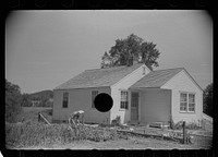 [Untitled photo, possibly related to: Wife of homesteader in garden, Scioto Farms, Ohio]. Sourced from the Library of Congress.