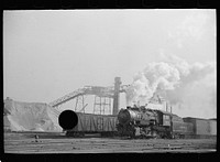 [Untitled photo, possibly related to: Railroad yards along riverfront, St. Louis, Missouri]. Sourced from the Library of Congress.