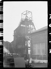 [Untitled photo, possibly related to: Old Ben No. 8 Mine, West Frankfort, Illinois (see 26940-D)]. Sourced from the Library of Congress.
