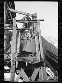 [Untitled photo, possibly related to: Loading a truck at Blue Ribbon No. 2 Mine, Williamson County, Illinois (see 26940-D)]. Sourced from the Library of Congress.