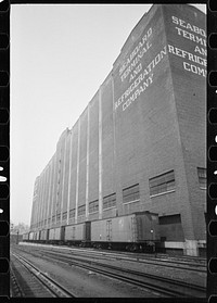 [Untitled photo, possibly related to: Seaboard Terminal and Refrigeration Company, Jersey City, New Jersey]. Sourced from the Library of Congress.