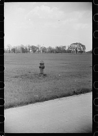 [Untitled photo, possibly related to: Abandoned real estate development. Chicago, Illinois]. Sourced from the Library of Congress.