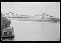 [Untitled photo, possibly related to: Bridge across Mississippi River, La Crosse, Wisconsin]. Sourced from the Library of Congress.