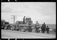 [Untitled photo, possibly related to: State highway officials moving sharecroppers away from roadside to area between the levee and the Mississippi River, New Madrid County, Missouri]. Sourced from the Library of Congress.