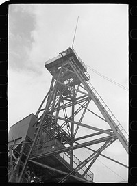 Hoist over copper mine, Butte, Montana. Sourced from the Library of Congress.