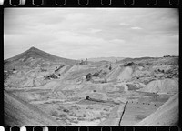 [Untitled photo, possibly related to: Abandoned mine. Goldfield, Nevada.]. Sourced from the Library of Congress.