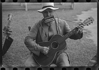 [Untitled photo, possibly related to: Jeeter Gentry, Elmer Thompson and Fiddlin' Bill Hensley, Asheville, North Carolina]. Sourced from the Library of Congress.