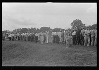 Crowd at horse race, Lancaster, Ohio. Sourced from the Library of Congress.