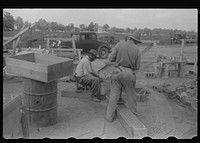 Hightstown, New Jersey. Steps in the preparation of mortar for fresco painting in the Jersey Homesteads school. Sourced from the Library of Congress.