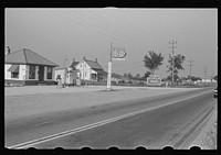 [Untitled photo, possibly related to: Signs along Route 40, central Ohio (see general caption)]. Sourced from the Library of Congress.