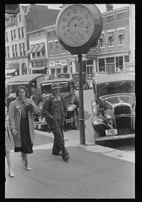 Main and Court Streets, Circleville, Ohio (see general caption). Sourced from the Library of Congress.