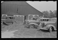 Autos of spectators attending farmland auction, New Carlisle [i.e. Marysville], Ohio. Sourced from the Library of Congress.