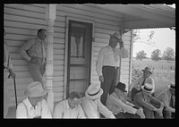 [Untitled photo, possibly related to: Spectators at farmland auction, New Carlisle [i.e. Marysville], Ohio]. Sourced from the Library of Congress.