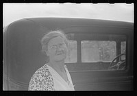 Farm woman at farm auction, New Carlisle [i.e. Marysville], Ohio. Sourced from the Library of Congress.