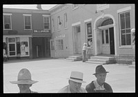 Street scene, Sommerset, Ohio. Sourced from the Library of Congress.