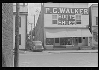 Shoe store in Canal Winchester, Ohio. Sourced from the Library of Congress.