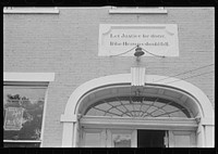 Sign on courthouse, Somerset, Ohio. Sourced from the Library of Congress.