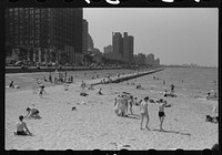 [Untitled photo, possibly related to: Ohio Street bathing beach. Chicago, Illinois]. Sourced from the Library of Congress.