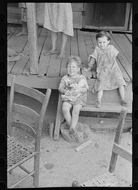 [Untitled photo, possibly related to: Tengle children, Hale County, Alabama]. Sourced from the Library of Congress.