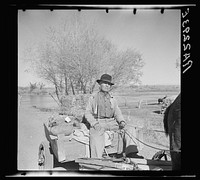 Farmer of the Rio Grande Valley coming home from town. Dona Ana County, New Mexico. Sourced from the Library of Congress.