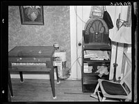 Egg hatchery in parlor of rehabilitation client's home. Lancaster, New Hampshire. Sourced from the Library of Congress.