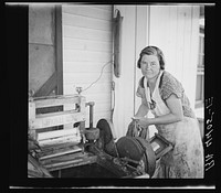 Wife of farmstead farmer. Kearny, Nebraska. Sourced from the Library of Congress.