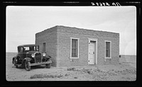 One type of house that was on the land use project before development work started. Las Cruces, New Mexico. Sourced from the Library of Congress.