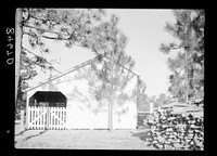 Barn at Irwinville Farms, Georgia. Sourced from the Library of Congress.