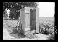 Privy on wheels for use of field workers at the King Farm near Morrisville, Pennsylvania. Sourced from the Library of Congress.