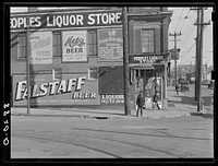 Saloon and liquor store near Cudahy packing plant. South Omaha, Nebraska. Sourced from the Library of Congress.