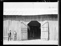 [Untitled photo, possibly related to: Barn. Guilford County, North Carolina]. Sourced from the Library of Congress.