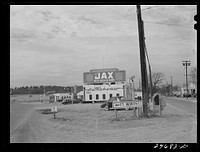 U.S. Highway 80, Texas, between Fort Worth and Dallas. Roadside cafe. Sourced from the Library of Congress.