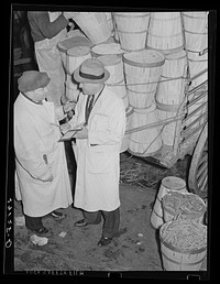 Commission merchants at Washington Market, New York City. Sourced from the Library of Congress.