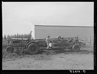 [Untitled photo, possibly related to: Spreading manure. Kimberley farm, Jasper County, Iowa]. Sourced from the Library of Congress.