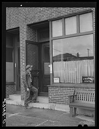 Rehabilitation client visits office of dentist cooperating with FSA (Farm Security Administration) plan for dental care. Saint Charles County, Missouri. Sourced from the Library of Congress.