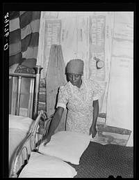 Wife of evicted sharecropper. Butler County, Missouri. Sourced from the Library of Congress.