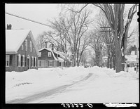 [Untitled photo, possibly related to: Main street looking toward center of town. Woodstock, Vermont]. Sourced from the Library of Congress.