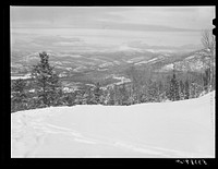 [Untitled photo, possibly related to: North Conway, New Hampshire, and Presidential Range of White Mountains in distance]. Sourced from the Library of Congress.