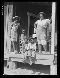 Allen Plantation operated by Natchitoches farmstead association, a cooperative established through the cooperation of FSA (Farm Security Administration). Louisiana. Sourced from the Library of Congress.