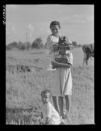 Melrose, Natchitoches Parish, Louisiana. Members of French mulatto family near John Henry cotton plantation. Sourced from the Library of Congress.