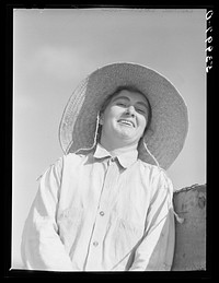 [Untitled photo, possibly related to: Mrs. W.D. Anglin, who had been helping her husband in the field. Transylvania Project, Louisiana]. Sourced from the Library of Congress.