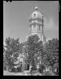 Courthouse in Port Gibson, Mississippi. Sourced from the Library of Congress.